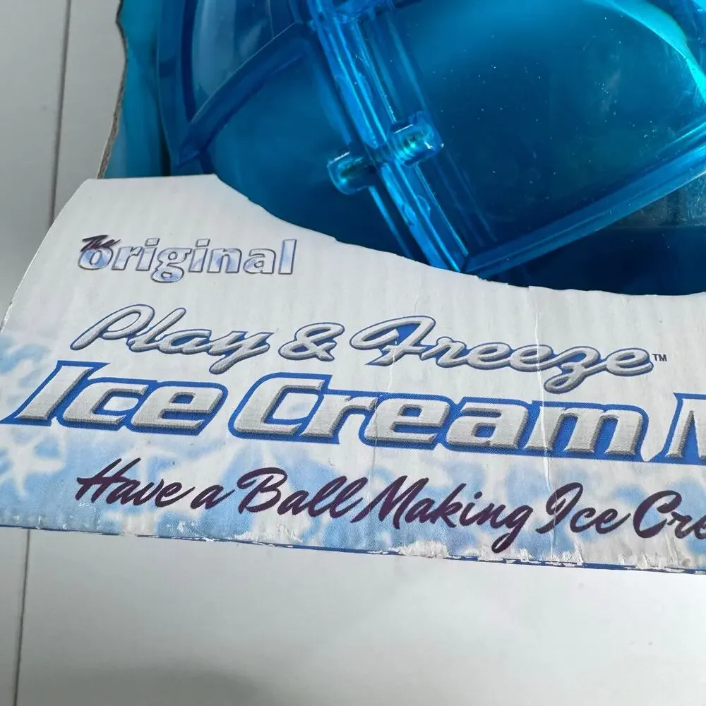 Play and Freeze ICE CREAM MAKER BALL Blue 1 Pint Kids Cooking Science NEW